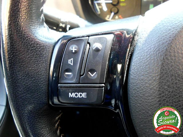 TOYOTA Yaris usata, con USB