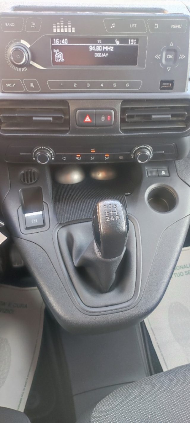 PEUGEOT Partner usata, con Specchietti laterali elettrici