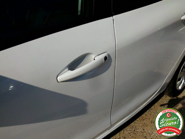 PEUGEOT 208 usata, con Isofix