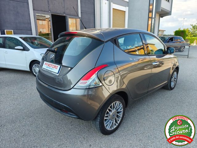 LANCIA Ypsilon usata, con Autoradio