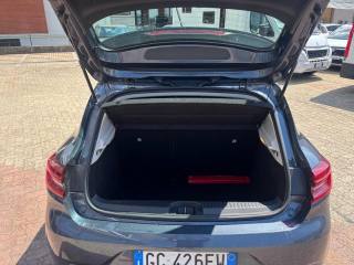 RENAULT Clio usata, con Controllo automatico clima