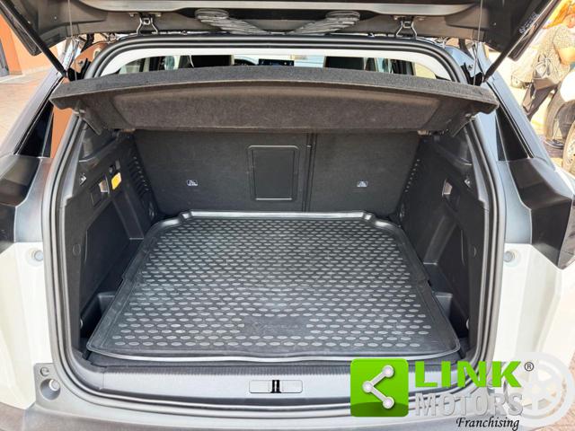 PEUGEOT 3008 usata, con Volante in pelle