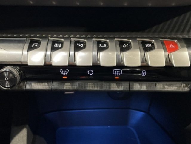 PEUGEOT 5008 usata, con Controllo elettronico della corsia