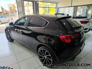 ALFA ROMEO Giulietta usata, con Autoradio