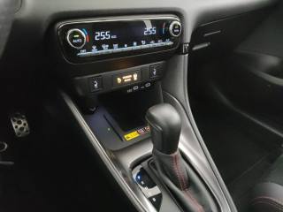 TOYOTA Yaris usata, con Interni in pelle