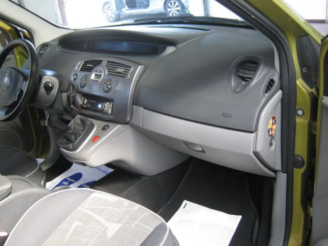 RENAULT Scenic usata, con Autoradio