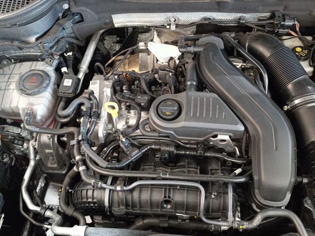 SKODA Karoq usata, con Bluetooth
