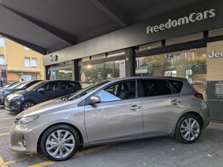 TOYOTA Auris usata, con Airbag laterali