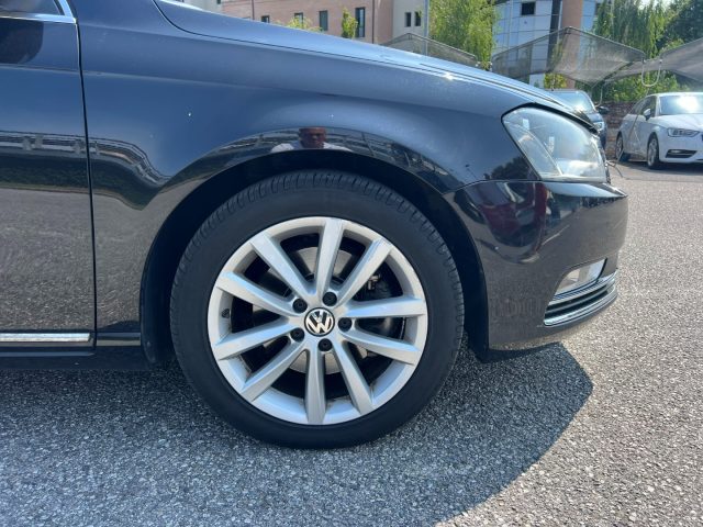 VOLKSWAGEN Passat usata, con Airbag laterali