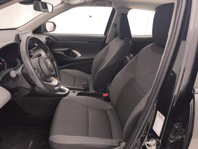 TOYOTA Yaris Cross usata, con Controllo automatico clima