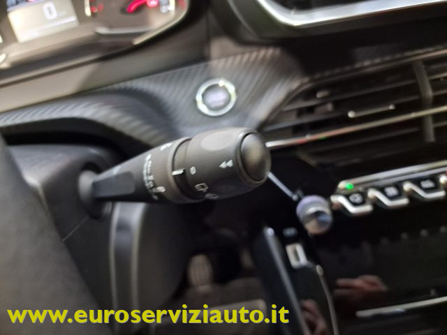PEUGEOT 2008 usata, con Volante multifunzione