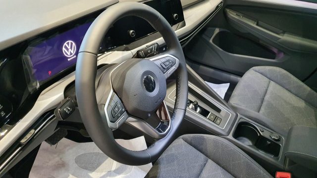 VOLKSWAGEN Golf Variant usata, con Lettore CD