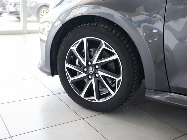 TOYOTA Yaris usata 10