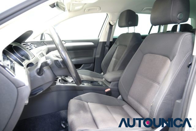 VOLKSWAGEN Passat Variant usata, con Autoradio