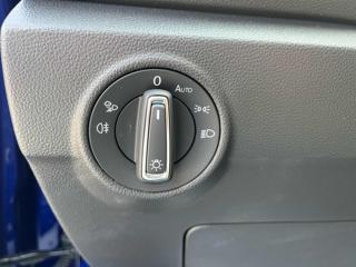 VOLKSWAGEN T-Roc usata, con USB