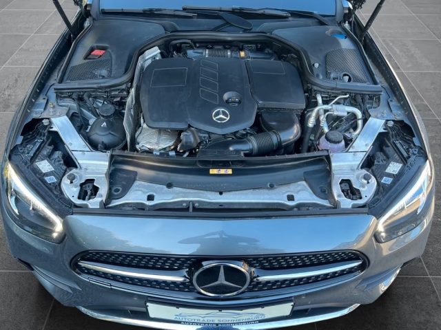 MERCEDES-BENZ E 220 usata, con Controllo automatico clima