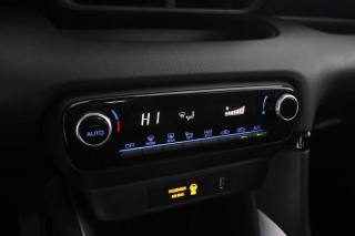 TOYOTA Yaris usata 13