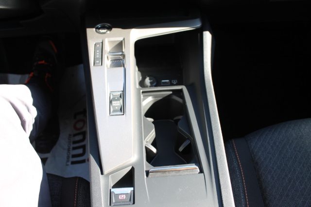 PEUGEOT 308 usata, con USB