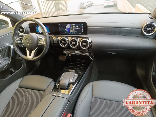 MERCEDES-BENZ CLA 180 usata, con Divisori per bagagliaio