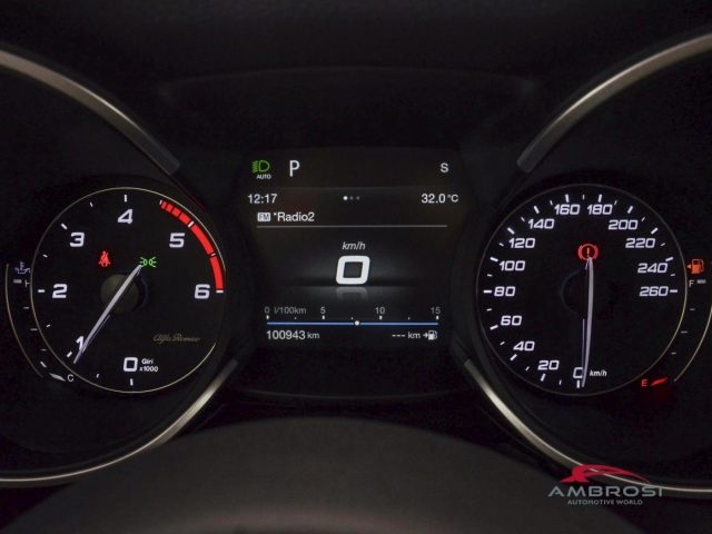 ALFA ROMEO Stelvio usata 12