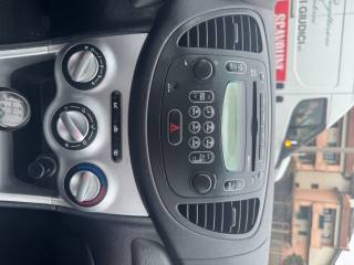 HYUNDAI i10 usata 13