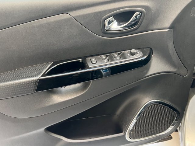 RENAULT Captur usata, con Volante in pelle