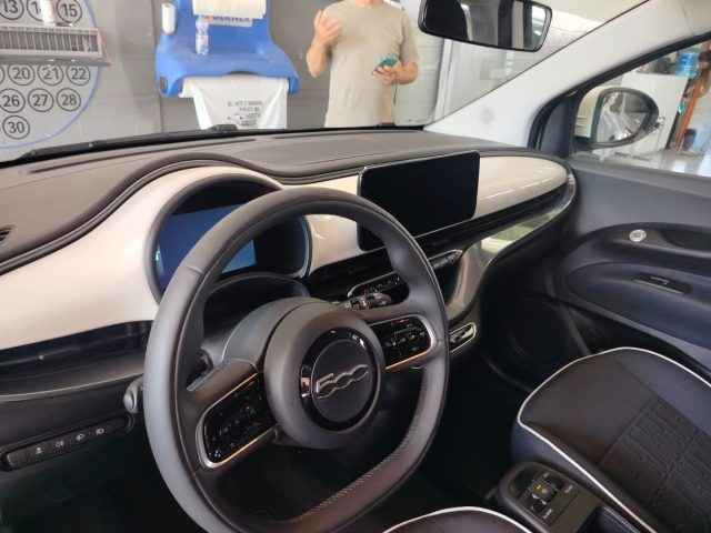 FIAT 500e usata, con Autoradio digitale