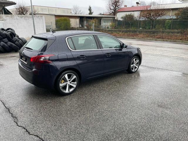 PEUGEOT 308 usata, con Autoradio