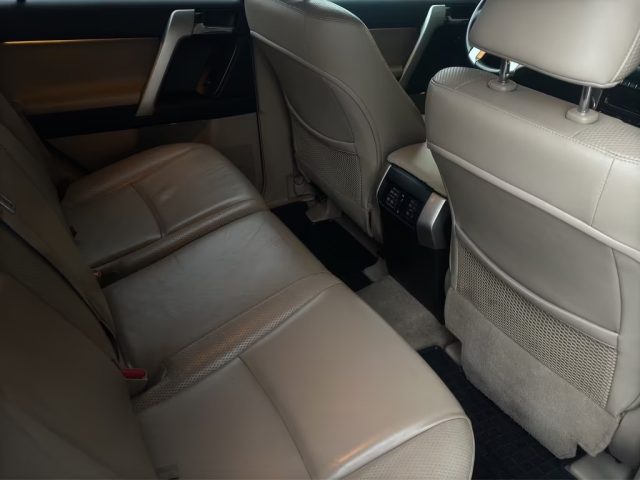 TOYOTA Land Cruiser usata, con Cruise Control
