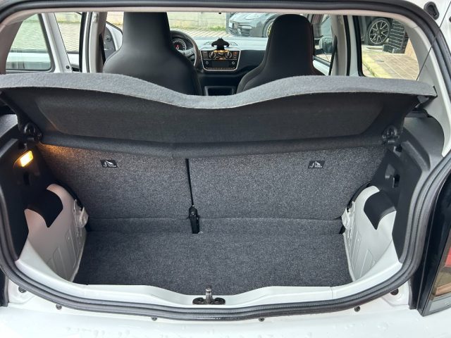 VOLKSWAGEN up! usata, con Cerchi in lega