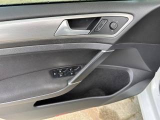 VOLKSWAGEN Golf usata, con Autoradio