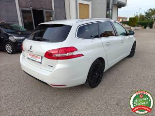 PEUGEOT 308 usata, con Alzacristalli elettrici