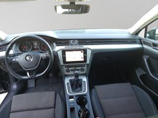 VOLKSWAGEN Passat usata, con Sistema di navigazione