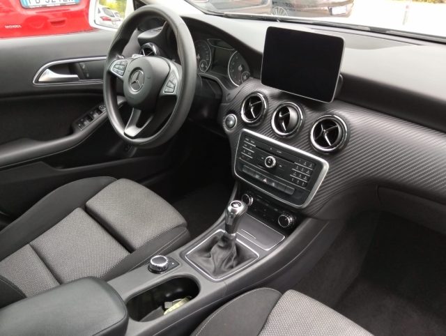 MERCEDES-BENZ GLA 180 usata, con Controllo trazione