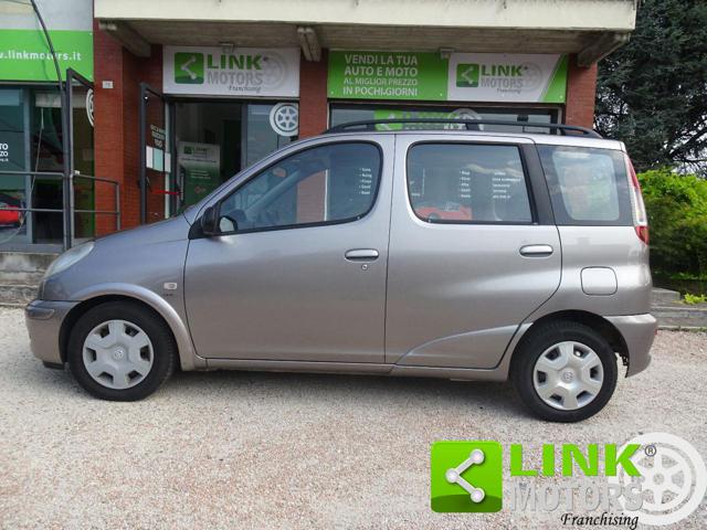 TOYOTA Yaris usata, con Airbag laterali