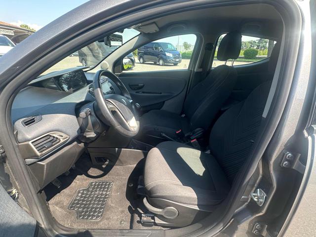 LANCIA Ypsilon usata, con Autoradio digitale