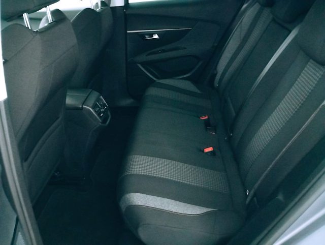 PEUGEOT 3008 usata, con Luci diurne LED