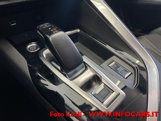 PEUGEOT 3008 usata, con Leve al volante