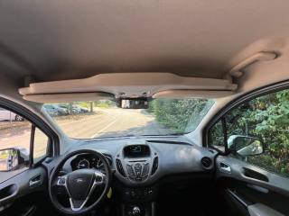 FORD Tourneo Courier usata, con Autoradio digitale