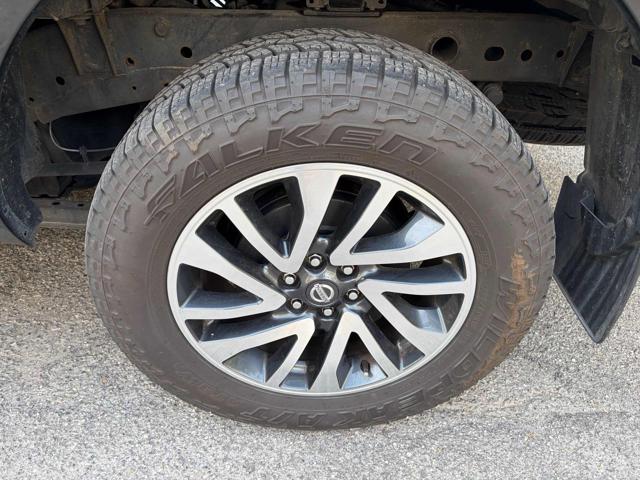 NISSAN Navara usata, con Fari Xenon