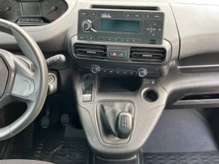 PEUGEOT Partner usata, con Autoradio digitale