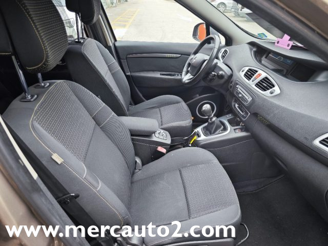 RENAULT Scenic usata, con Specchietti laterali elettrici