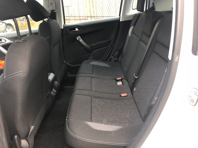 PEUGEOT 2008 usata, con Cruise Control