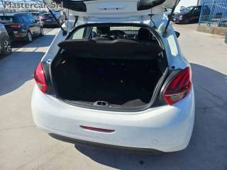 PEUGEOT 208 usata, con Isofix