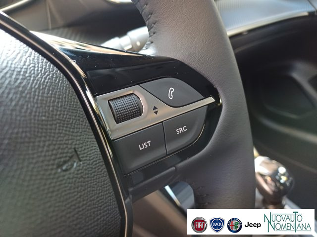PEUGEOT 208 usata, con Sedile posteriore sdoppiato