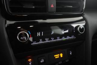 TOYOTA Yaris Cross usata 11