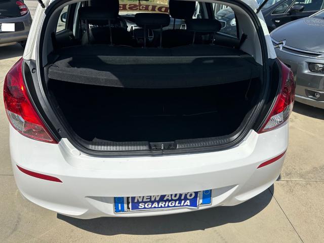 HYUNDAI i20 usata, con Autoradio