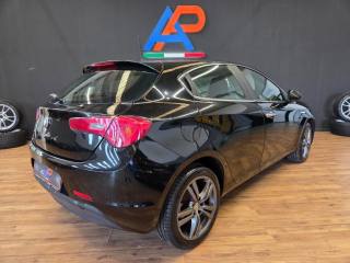 ALFA ROMEO Giulietta usata, con Autoradio