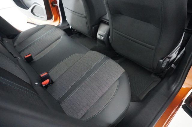 PEUGEOT 2008 usata, con USB