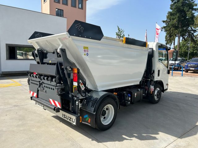 ISUZU M27 usata, con Autoradio